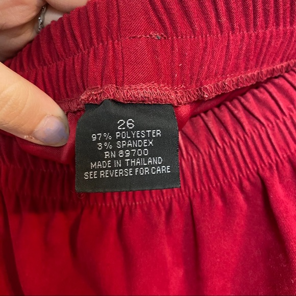 VINTAGE RED SWADE KNEE LENGTH SKIRT {26} - Picture 5 of 6